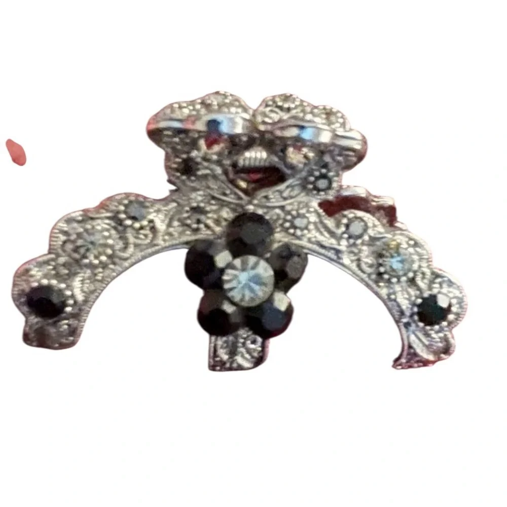 SILVER hair clip  with black stones and rhinestones
